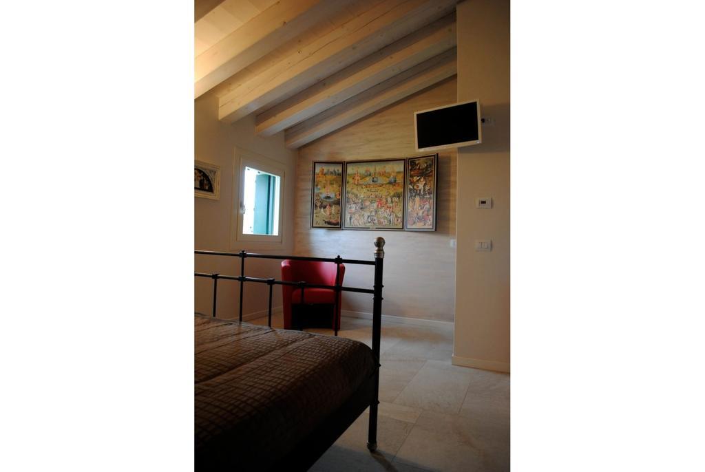 Bed And Breakfast Castello Villafranca di Verona Room photo